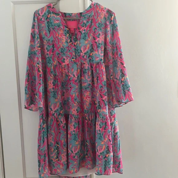 Lilly dress size small current on site - Picture 1 of 3